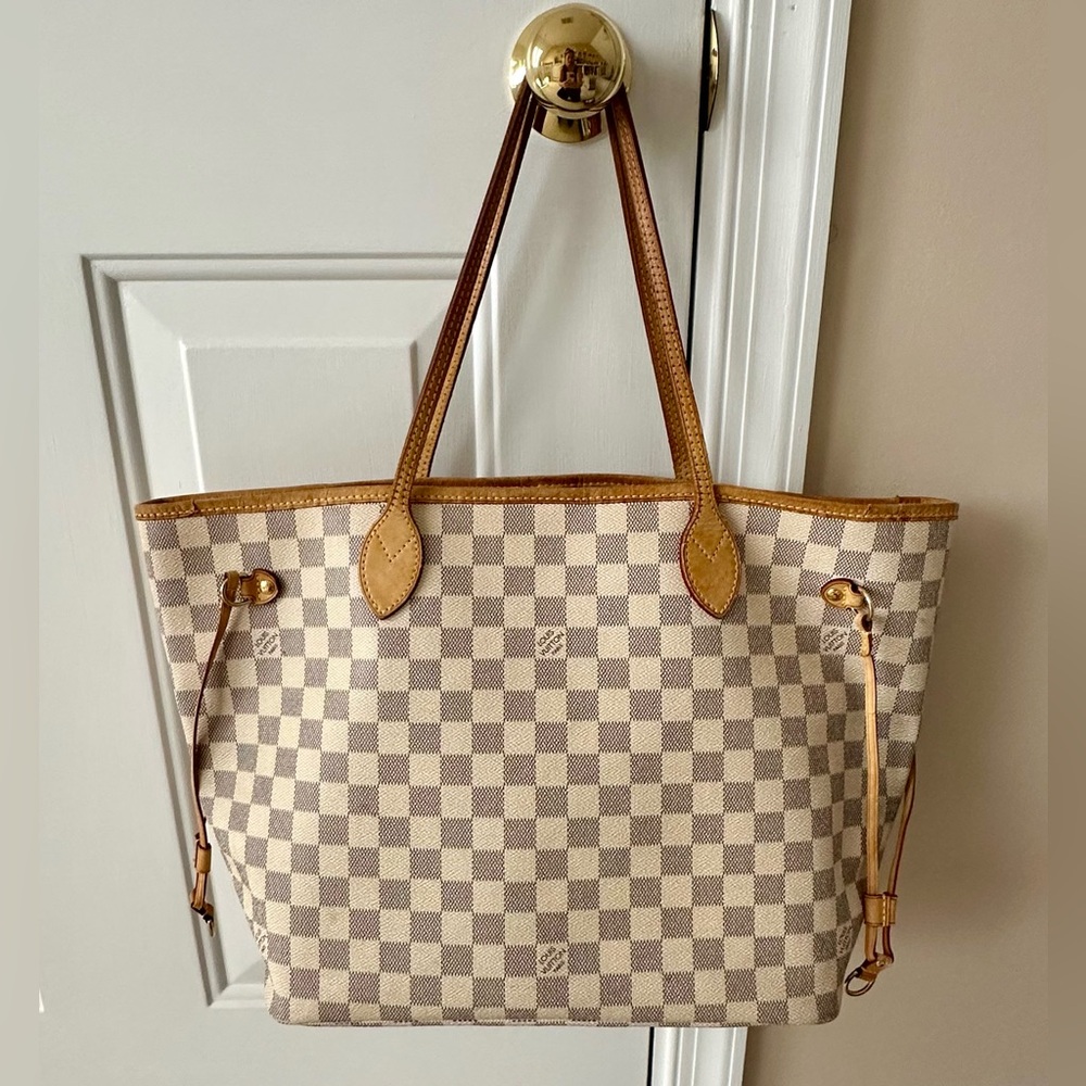 Louis Vuitton Damier Azure MM Neverfull Tote Shoulder Bag ****clasp is torn***